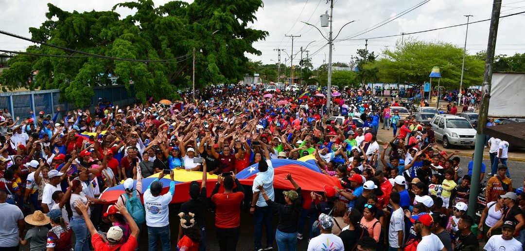 Estos son los hombres y mujeres de a pie, organizados, conscientes y movilizados en Tucupita, del estado Delta Amacuro, quienes defienden nuestra soberanía y la Paz de Venezuela. ¡La esperanza está en la calle!