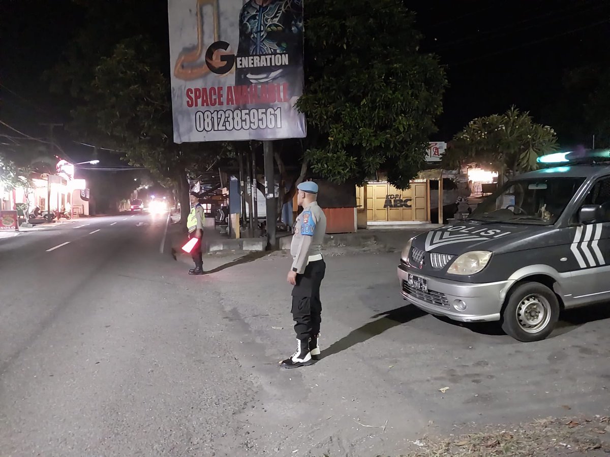 Giat Strong Point malam Personil Polsek Sawan

Personil Polsek Sawan menempati Post Strong Point rawan kejahatan dan lakalantas di wilayah hukum Polsek Sawan dan dilanjutkan dengan melakukan patroli antisipasi kerawanan pada malam hari.