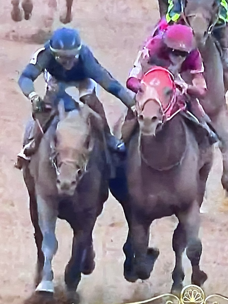 Sierra Leone jockey grabbed the horse Forever Young right before the finish Some bullshit.
Shouldn't that be classified as cheating 

#KentuckyDerby #Cheater