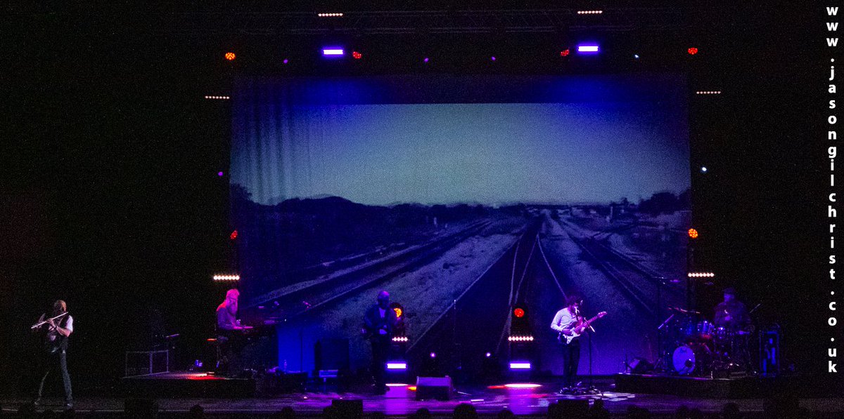 @jethrotull @Ticketline @GCHalls Jethro Tull.
'The train it won't stop going. No way to slow down'
The Seven Decades Tour.
Glasgow Royal Concert Hall. #JethroTullTheSevenDecades #ConcertPhotography #LiveMusicPhotography #Prog #ProgressiveRock #ProgRock #JethroTull
@jethrotull
Tour dates: jethrotull.com/tour-dates/