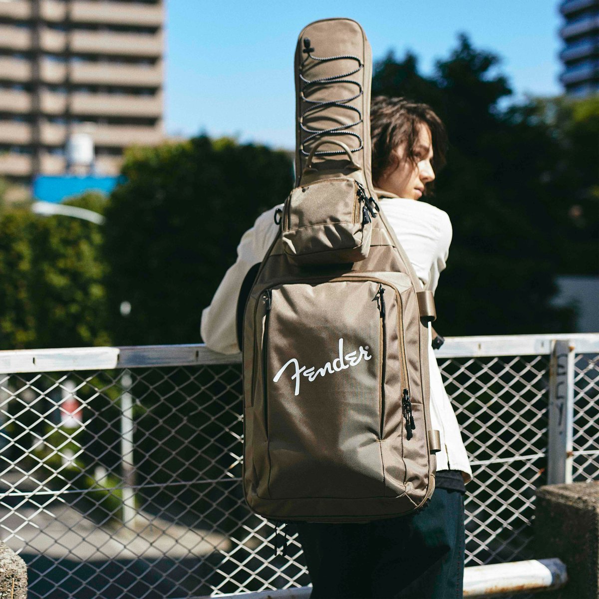 ギター や #ベース を持ち歩く時、外見からは想像もつかないほどの収納