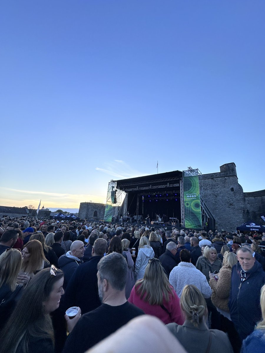alandooley's tweet image. Limerick is just brilliant. One of my top 5 concerts ever tonight @KingJohnsCastle  with #Qween. Incredible night.
