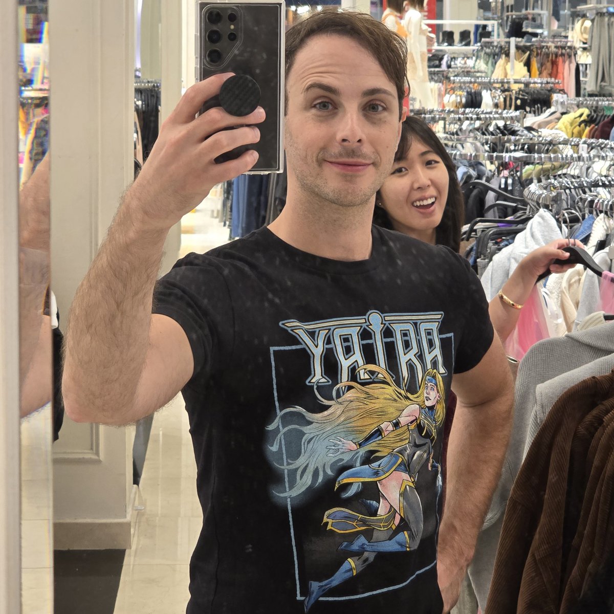 Rockin' the @chakal_igor Yaira tee from @TheRippaverse and @EricDJuly Gotta rep Rippaverse while my babe shops!