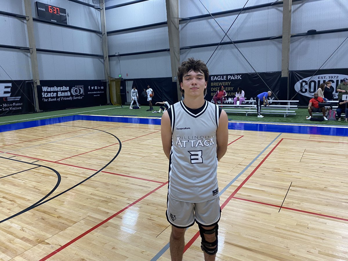 Dillon Bagley did some awesome things for Illinois Attack this evening. The gritty guard slashed to the hoop, passed, and defended.

#PHCreamCityCollision <a href="/PHCircuit/">Prep Hoops Circuit 🏀</a>
