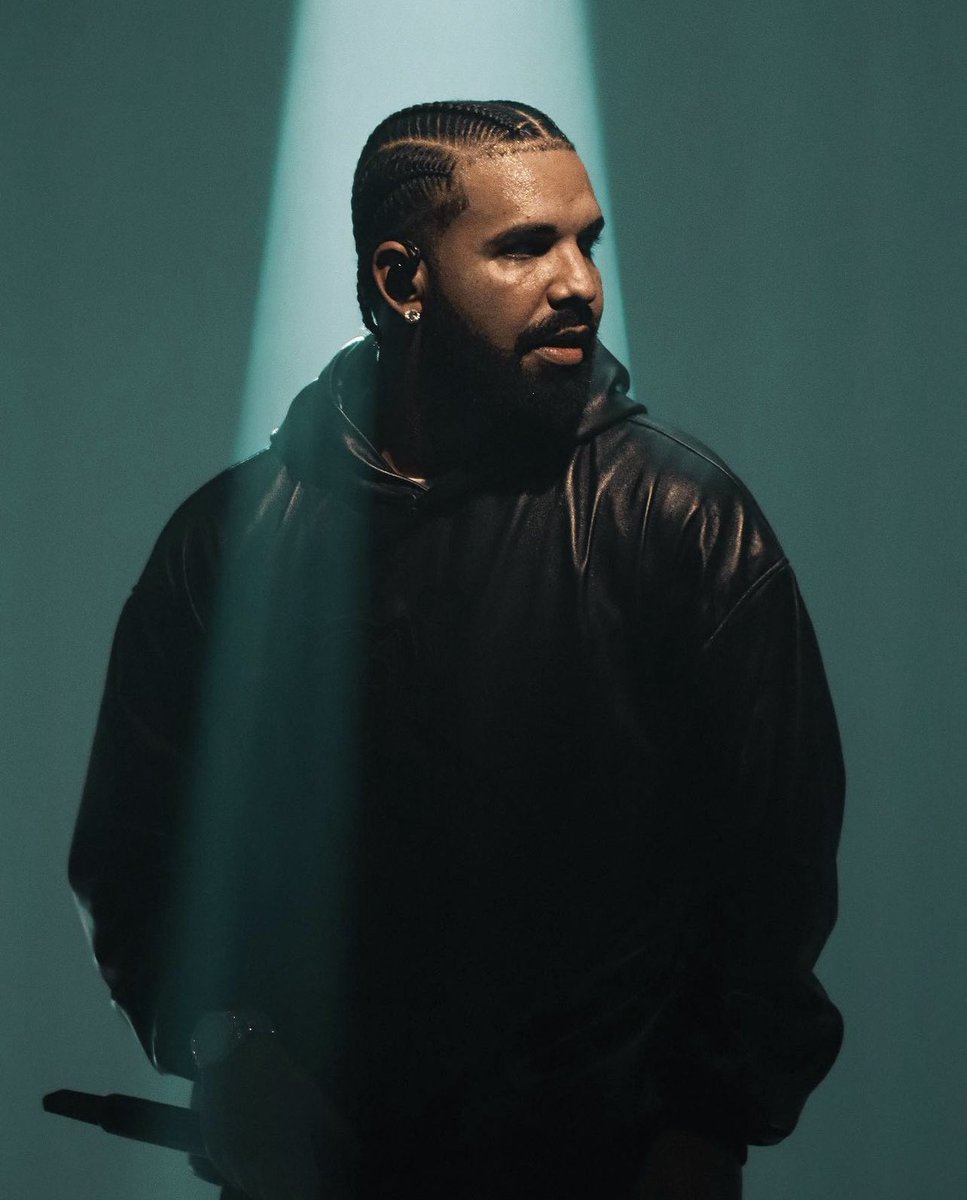 Kendrick Lamar calls Drake a pedophile on his new diss track 'Not Like Us' 😬

"Certified lover boys? Certified pedophiles"

"Say Drake I hear you like em young, to any b*tch that talk to em and they in love, make sure you hide your little sister from em"

"Why you trolling like