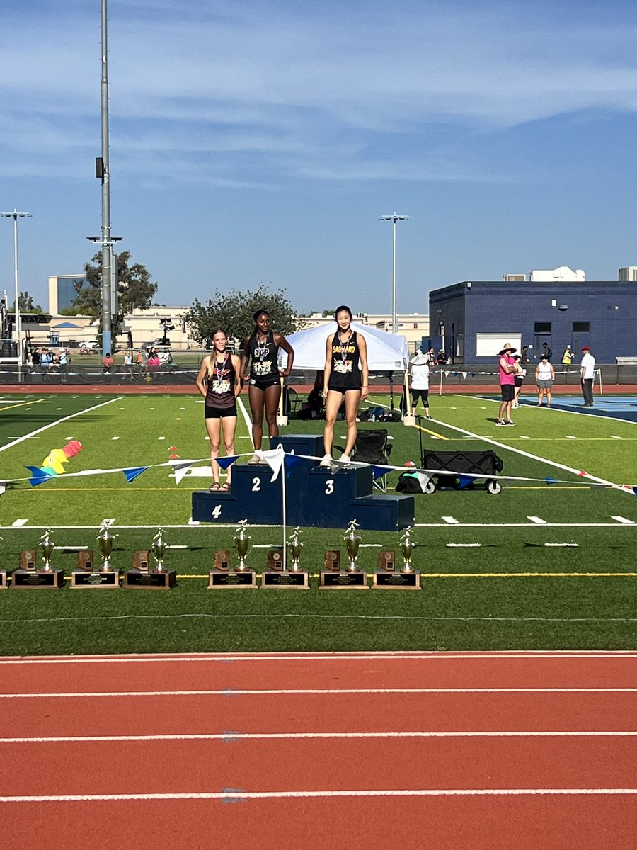 🚨Jumpers group! 🚨
Junior KATIE HUR TAKES 3rd Place at Divisional State Meet in the Triple Jump! 
Huge year for her and is only getting better! 📈 

<a href="/Saguaro_HS/">Sabercat Nation</a>