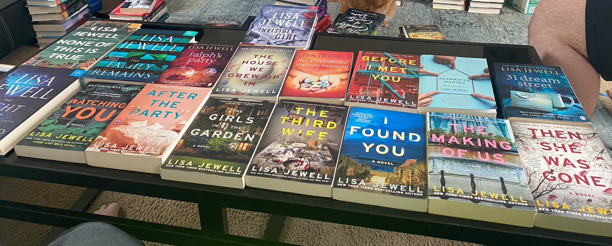 @lisajewelluk my wife’s collection of your books so far! Keep up the great work! You’re amazing! 📕📗📘📙