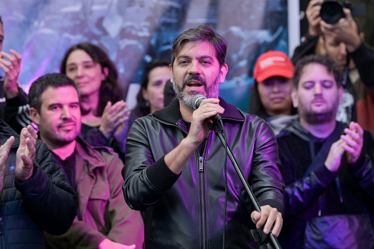 Presentamos Patria y Futuro en la ciudad de La Plata, junto a compañeras y compañeros que, como el gobernador @Kicillofok, trabajamos para nuestro pueblo y estamos presentes en cada barrio para hacer realidad los derechos y la dignidad de todas y todos.