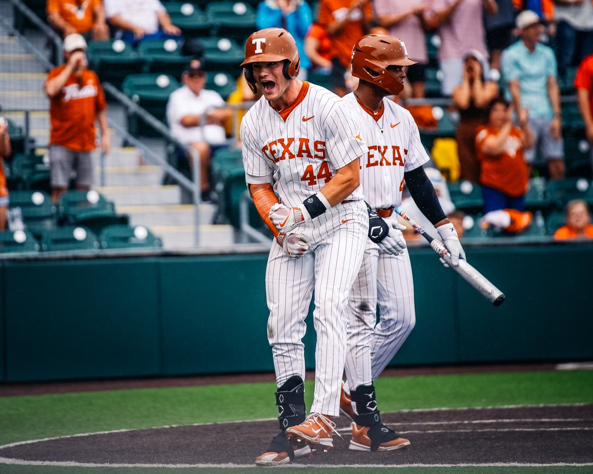 Ballgame and the series!
Max Belyeu’s two-run homer wins it, and Andre Duplantier slams the door in the 9th.  The #Longhorns beat the Cowboys, 6-3, in game two to take the series!
#HookEm 🤘
#TexasFight
#ThisIsTexas ⚾️