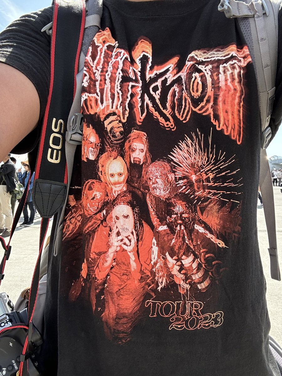 今年の岩国はSlipknotのシャツ着てるけど、既に4人の米兵に「Oh,Slipknot!」「I Love This Band! Foo🤘」と声かけられてるw