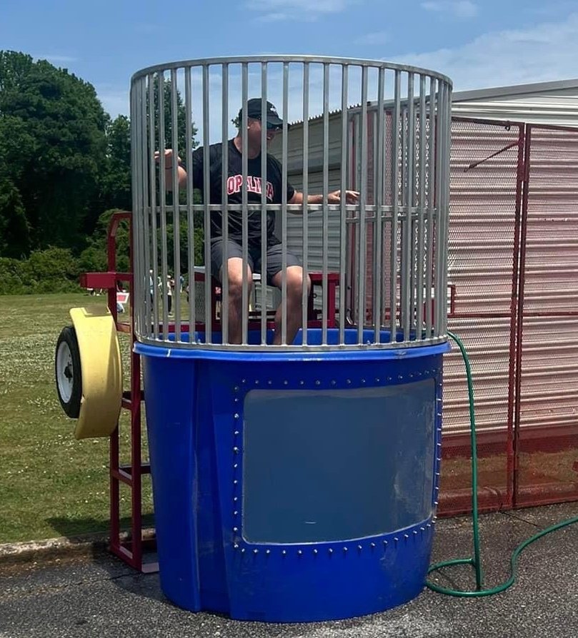 Morris Ave. also had a special guest they got to dunk during their field day on Friday. #DunkTheHeadBallCoach #OwnIt #Go_Dawgs