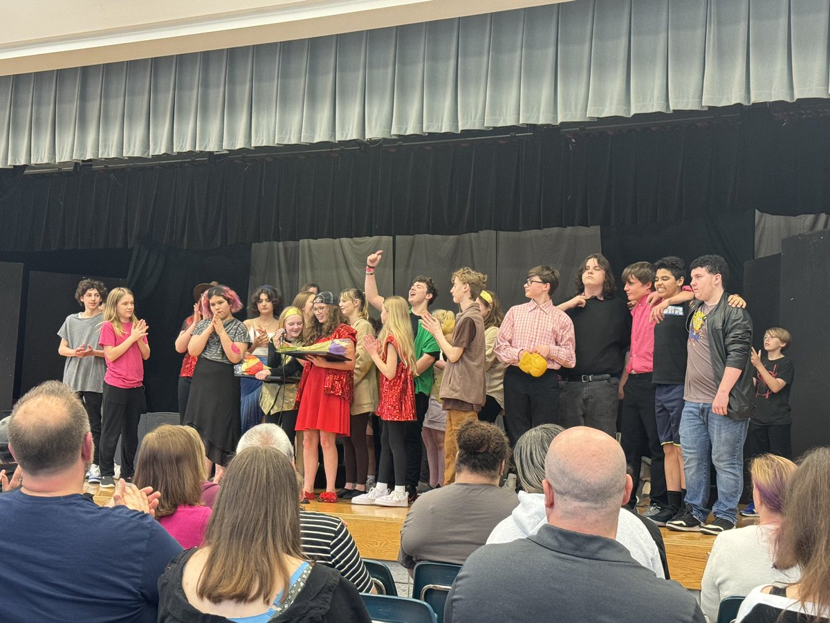 ofmsbulldogs's tweet image. BTC closes out Rock Bottom. Thanks to our 8th graders. You have left your mark at OFMS!