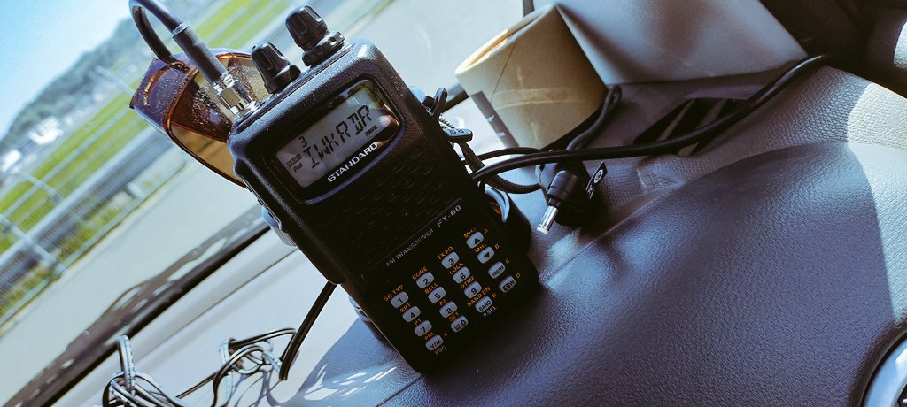 航空無線が聞けるラジオ、デジタル簡易無線、アマチュア無線(聞いてるのは航空無線)
趣味をとことん楽しむ休日です！！
#D808
#DJDPS70
#FT60