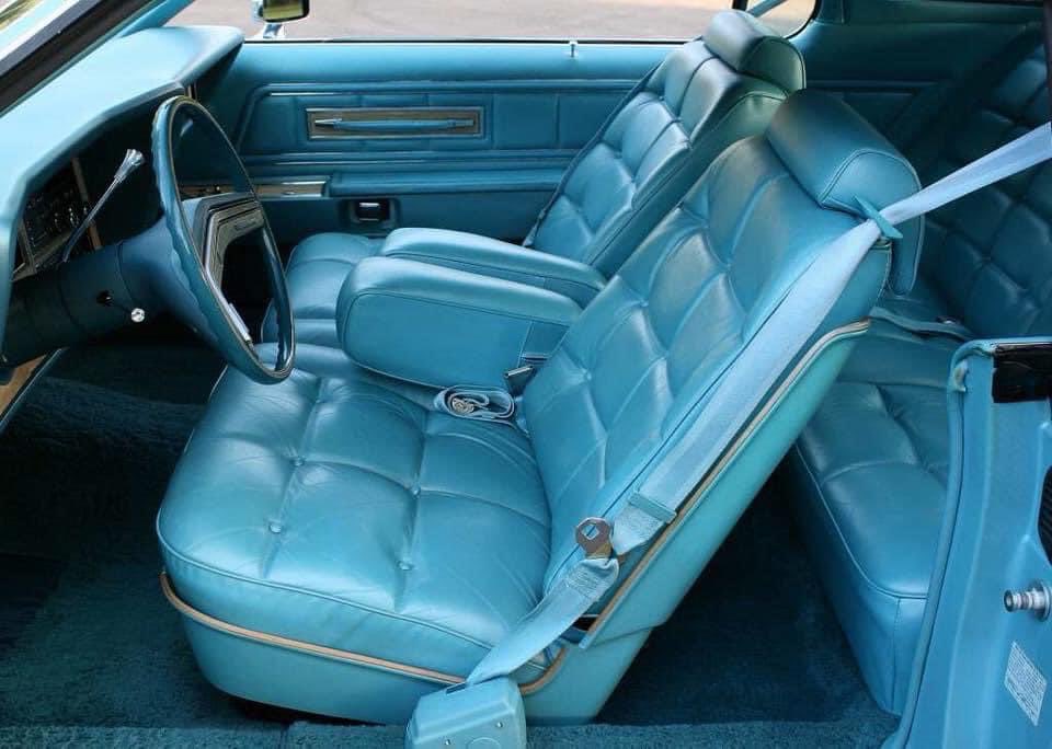 1975 Lincoln Continental Mark IV Blue Diamond Luxury Group - Prior to the introduction of the ‘designer series’ in 1976, Lincoln introduce special color-themed models to stimulate buyer interest.