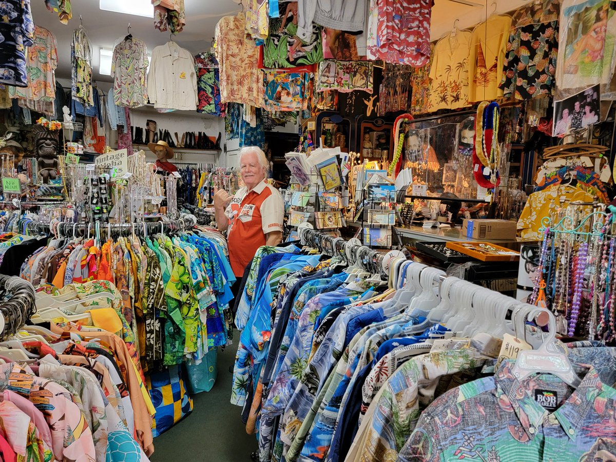 Wow! This is Baileys Antiques and Aloha Shirts on Oahu on Kapahulu Ave. Wow wow wow.