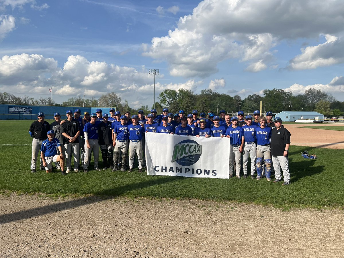 ⚾️ BSB FINAL - MAY 4 @BaseballKellogg finishes the 4-game sweep against Lansing! Conference Champs with a final conf. record of 22-3! GM1 Final: 10-8 GM2 Final: 11-2 Bruins will host round one of the @NJCAARegion12 tourney next Thursday at MCCU Field! Go Bruins! #BruCru