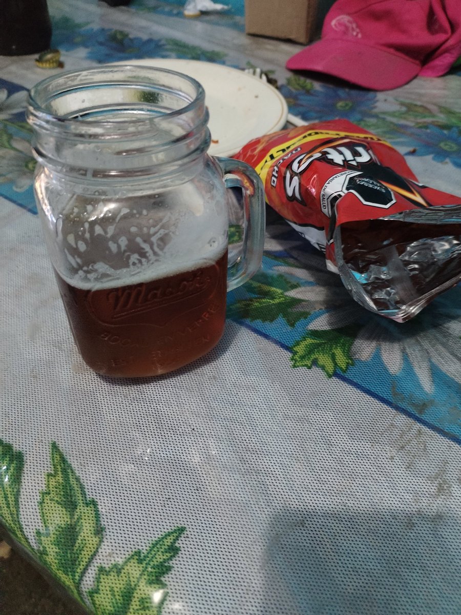 sofia_2891's tweet image. La que venía a dejar un encargo y acabo enfiestada... Ya no se cuántas llevo pero es para refrescarse 🫠🥵 por la calor está igual