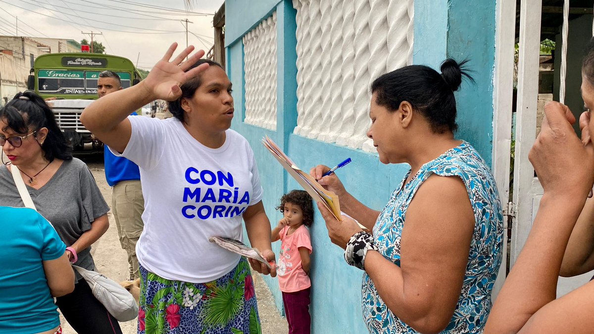 AraguaConVzla's tweet image. ¡Los Jabillos con María Corina y Edmundo González! 🇻🇪

Junto al comando estadal, dirigido por @MtClavijo, el equipo del municipio Linares realizó un casa x casa en el sector Los Jabillos, donde llevamos el mensaje de libertad y sumamos voluntades a la red electoral #600KPorVzla