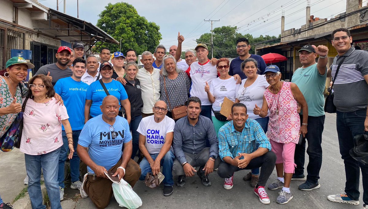 AraguaConVzla's tweet image. ¡Los Jabillos con María Corina y Edmundo González! 🇻🇪

Junto al comando estadal, dirigido por @MtClavijo, el equipo del municipio Linares realizó un casa x casa en el sector Los Jabillos, donde llevamos el mensaje de libertad y sumamos voluntades a la red electoral #600KPorVzla