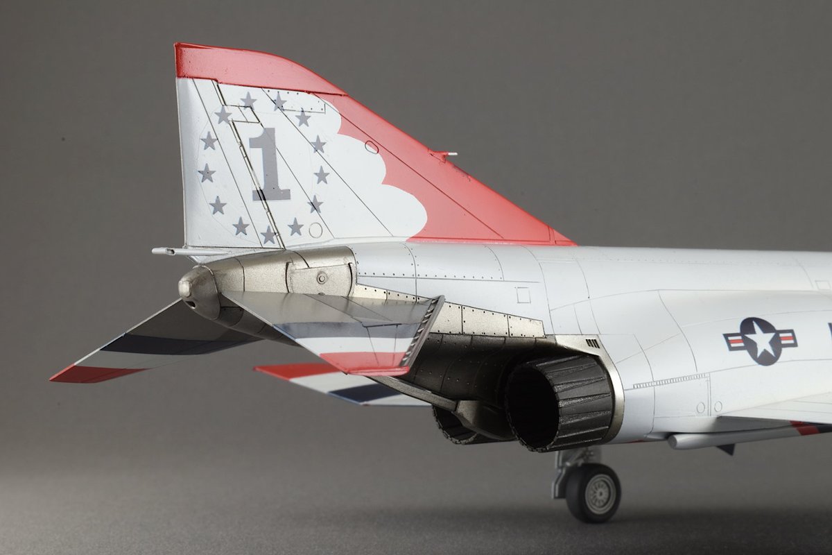 ハセガワ 1/72 F-4E ファントムII
'THUNDERBIRDS'
完成！

デカールが黄変していたのでカラーは塗装、ロゴやマークは自作しました。
主催のTramokeiさん、参加の皆さん、お疲れ様でした～！😊
#帰ってきたファントム祭り
#帰ってきたファントム祭り完成