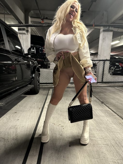 It wouldn&rsquo;t be a #CincoDeMayoWeekend  without a taco 👅👅👅 https://t.co/zRHKxkLIWa<a href="/tag/cincodemayoweekend"class="tags">#CincoDeMayoWeekend</a>