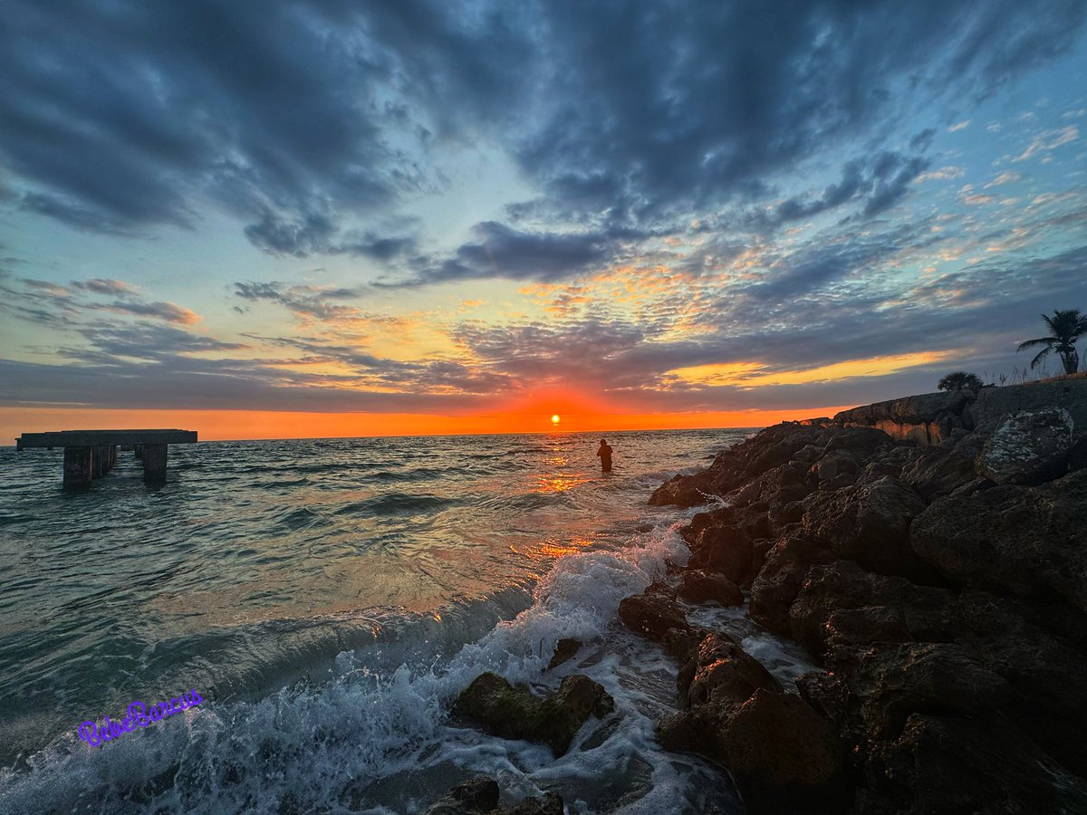 Few sea breeze thunderstorms around this evening, while the #sunset at Gasparilla Island State Park was spectacular. 📷 Bebe Barcus #Florida