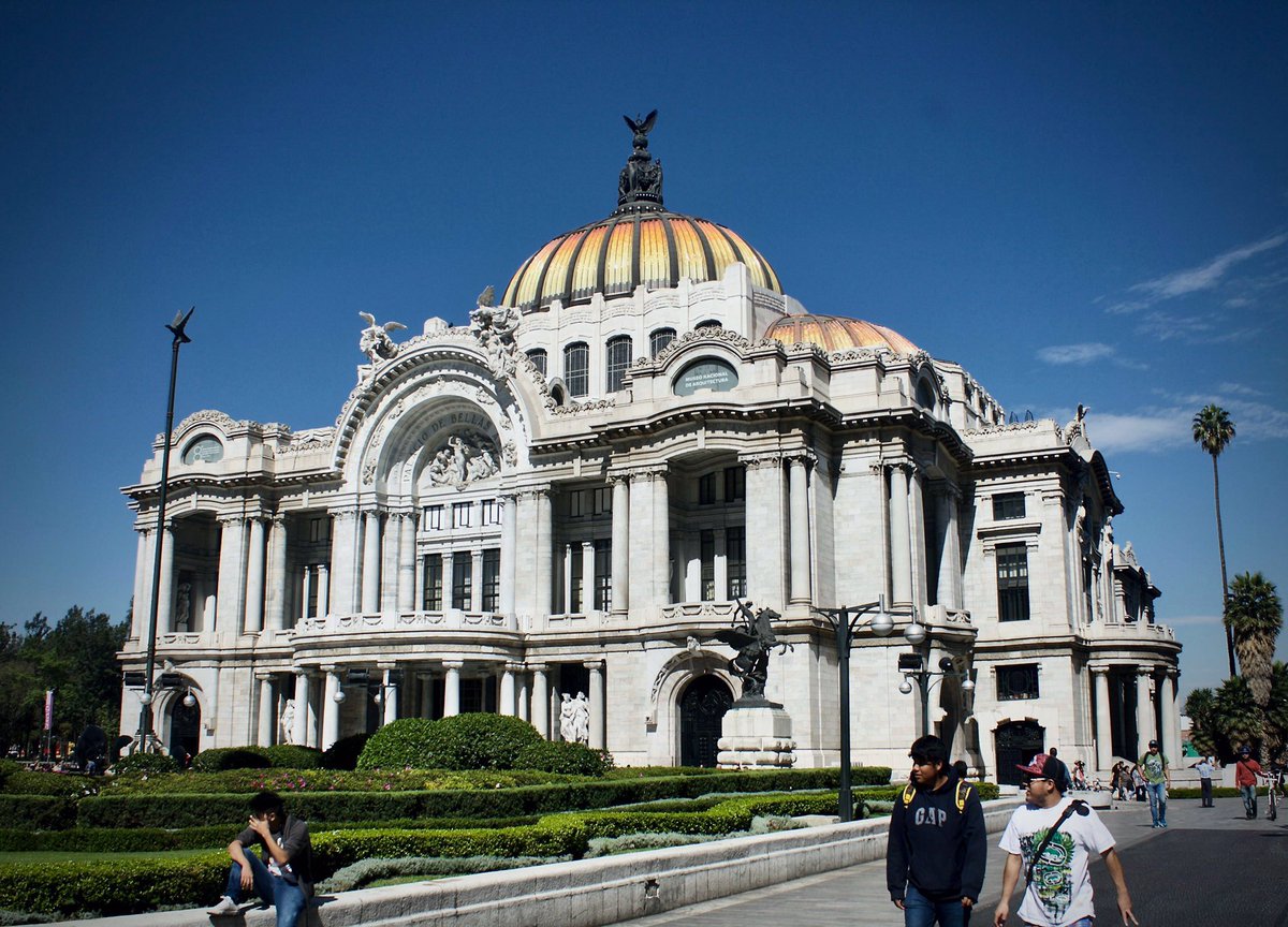El Palacio de Bellas Artes, Ciudad de México 🇲🇽 en el año 2015. #alldaytraveling #amoviajar #aroundtheworld #beautifuldestinations #placestogo #igtraveller #igworldtrip #igglobalclub #greatphoto #ciudaddemexico #mexico