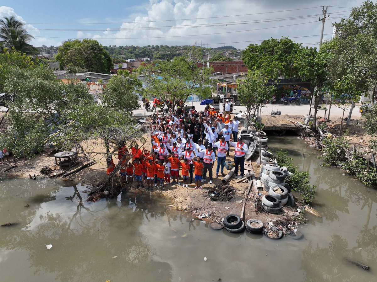 Vamos a recuperar el brillo de los cuerpos de agua de Cartagena ❤️💛💚 Unidos avanzamos hacia la Cartagena que merecemos. Desde Distriseguridad seguiremos comprometidos con garantizar entornos más seguros para el disfrute de todos, promoviendo más cultura ciudadana.