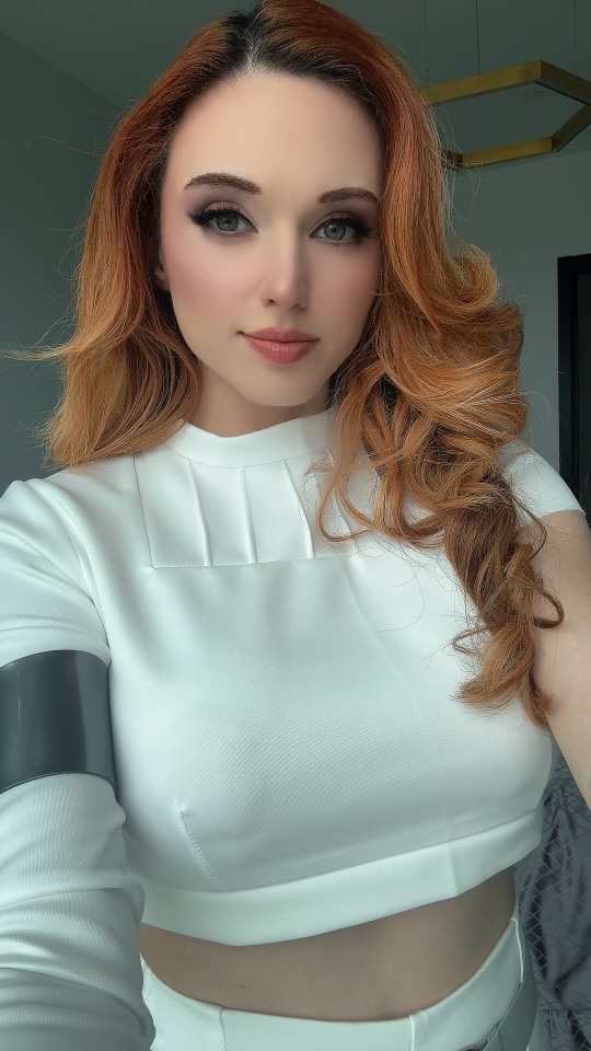 Amouranth tweet picture