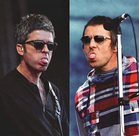 I do see the family resemblance.
#LiamGallagher   #NoelGallagher    #Oasis