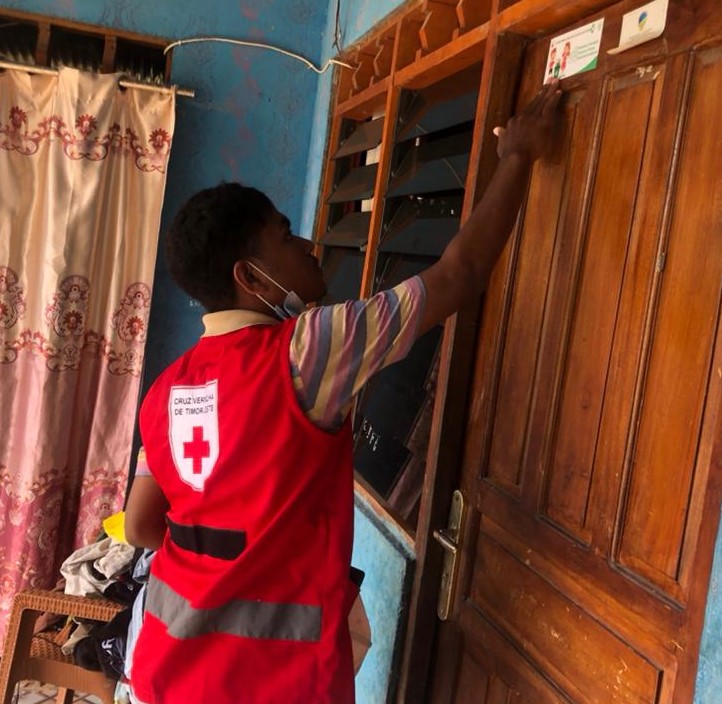 Protect Timor-Leste: Clean Up your Rubbish, Reduce Pollution, Prevent Illnesses, and help protect our Environment. These are the messages that CVTL Dili Branch Volunteers are spreading throughout Dili. The volunteers are going g door-to-door in Dili Municipality.