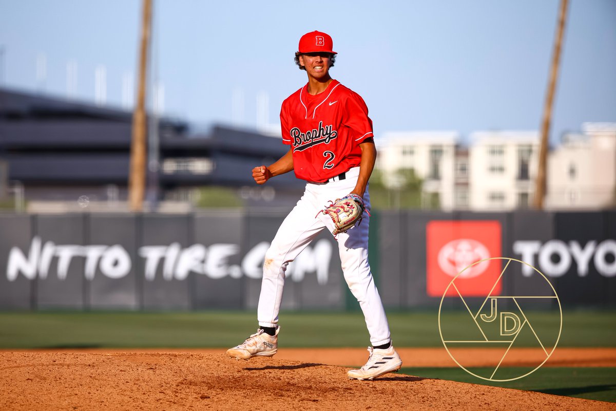 6A BASEBALL FINAL #2 Brophy 5 (W - J.Casale) BCP's Matt Niezgodzki with a BROKEN BAT 2-RBI single in a 4-run 4th #6 O'Connor 0 (L - C.Stoller) Broncos advance to 6A semis on 5/10 O'Connor plays Liberty for a 4TH TIME on 5/7 @ZachAlvira @RsmithYWV @jacob_seliga #TeamAZV