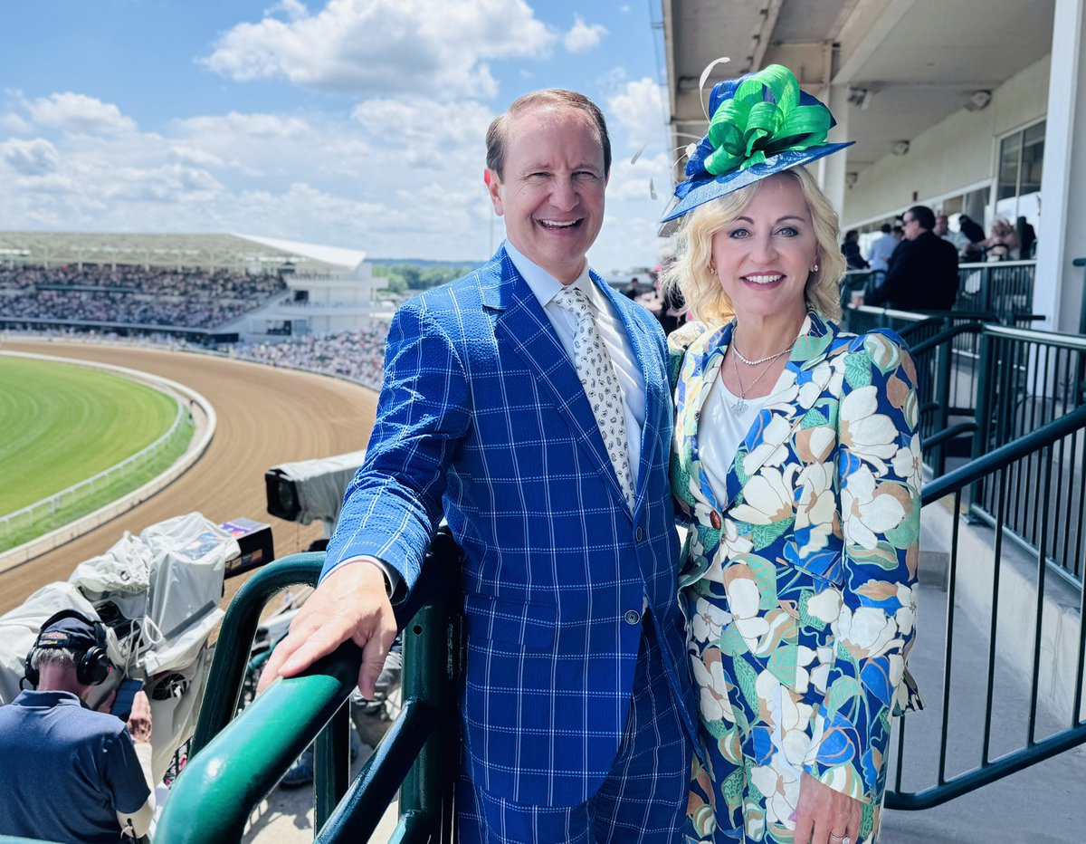 Congrats to BJ Hernandez as he joins Calvin Borel to win both the Oaks and the KY derby on the same weekend. What great legends! #louisianajockeyswin