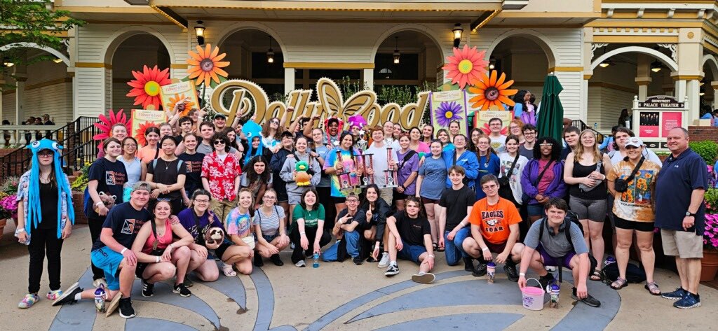 We had so much fun at Dollywood for the Music in the Parks Festival!
Both the Concert Band and the Symphonic Band got 1st Place in their divisions, and the Symphonic Band got Best Overall High School Band!! Super proud of these kids!!
#GoEagles 💙🧡