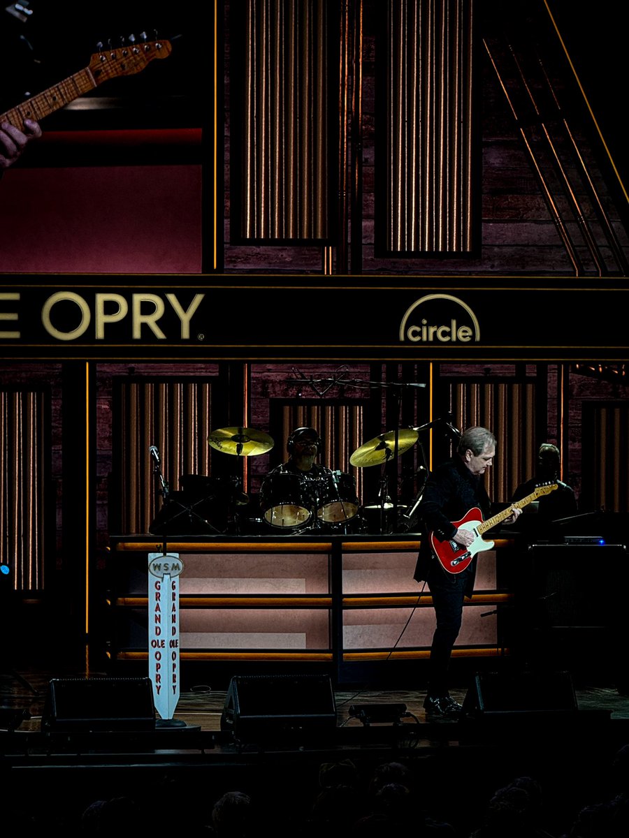 One thing about us: we could watch Opry star @stevewariner play guitar for hours 😌