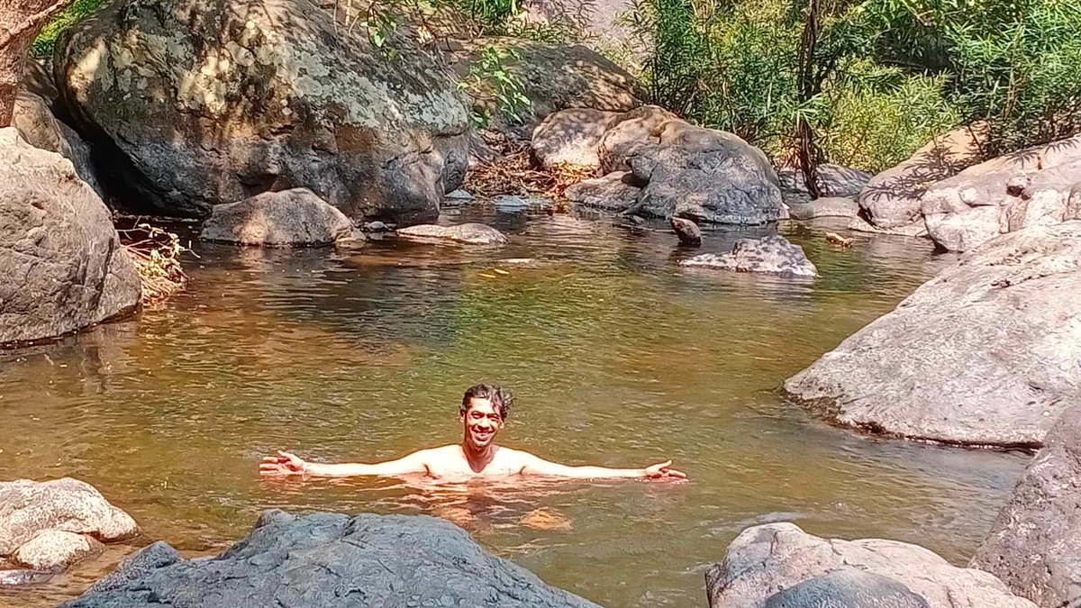 After the whole day shoot when the temp is around 40'c . Now it's time to have some fun ...... I think this is the plus point of outdoor shoot ..... Kaam aur Mazze eksaath ......... 
Devkund Odisha #Movies ,#Cinema #cinemanews #banglacinema #Tollywood 
@SITICINEMA @sv