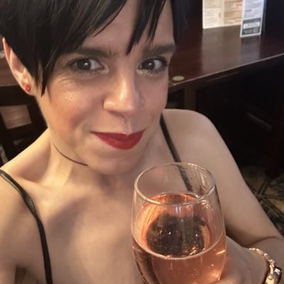 Anna Button tweet media