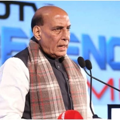 Defence Minister Rajnath Singh asserts India's claim over PoK, anticipates residents' interest in joining India. 

Read more on shorts91.com/category/india

#Kashmir #Peace #Development #PoK #RajnathSingh #DefenceMinister