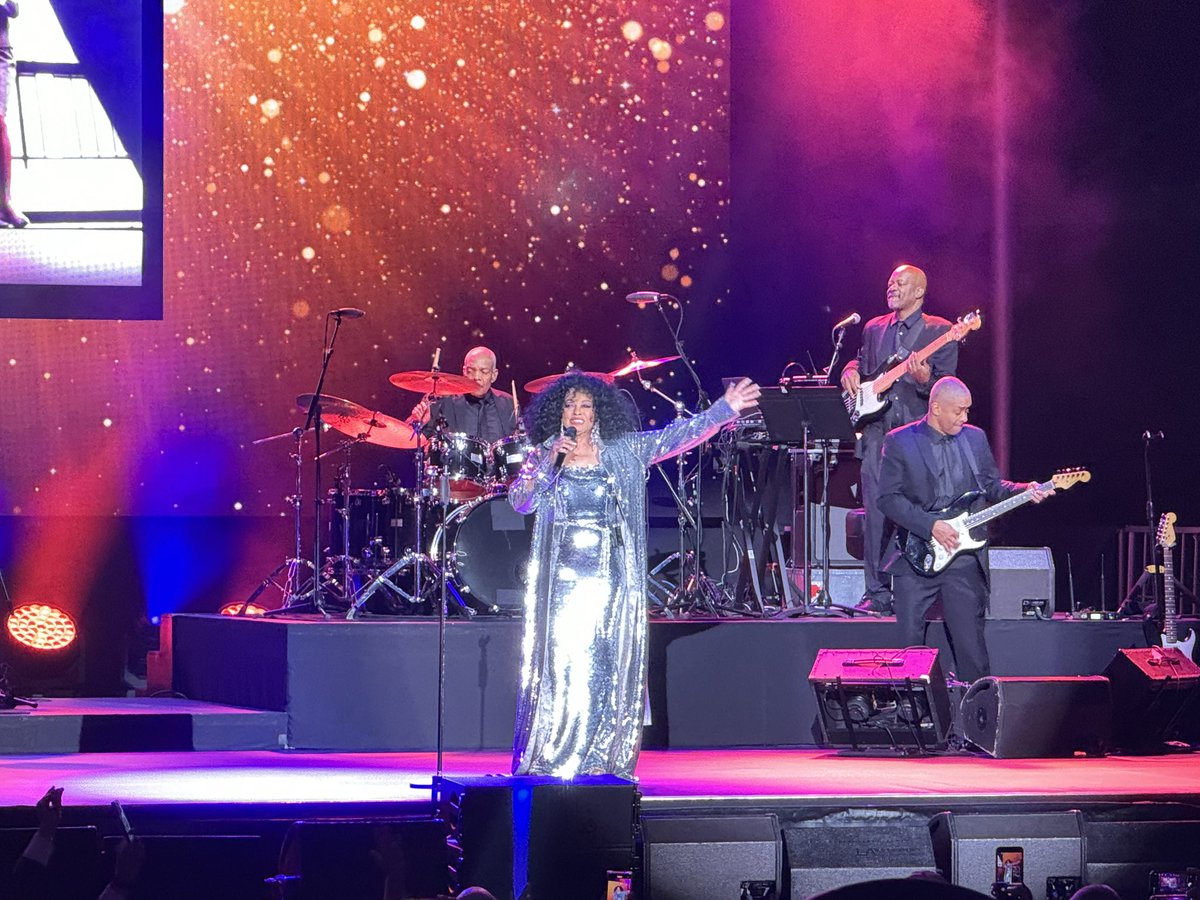 Diana Ross was epic in concert tonight. Thanks to #ipw2024, and @VisitCA (plus other responsible parties) for a magical kick off event. 👏🏻👏🏻🎉🎉