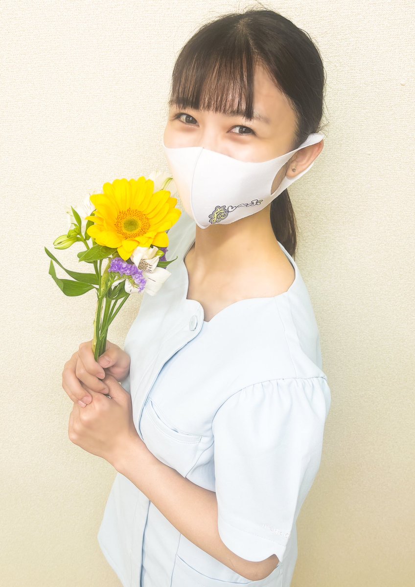 iyasheep_shin's tweet photo. 新人セラピスト紹介🥺✨
｢るな｣ちゃんです！

なんと、元々新宿店の常連リピーター様だったのです🥰
癒し〜ぷの手技やコンセプトに共感して｢私も癒しを提供したい！｣と応募してくれたのです😭✨

既にデビューして好評いただいてます👏
皆様よろしくお願いします！
#癒し〜ぷ https://t.co/sRRnQO1xLQ