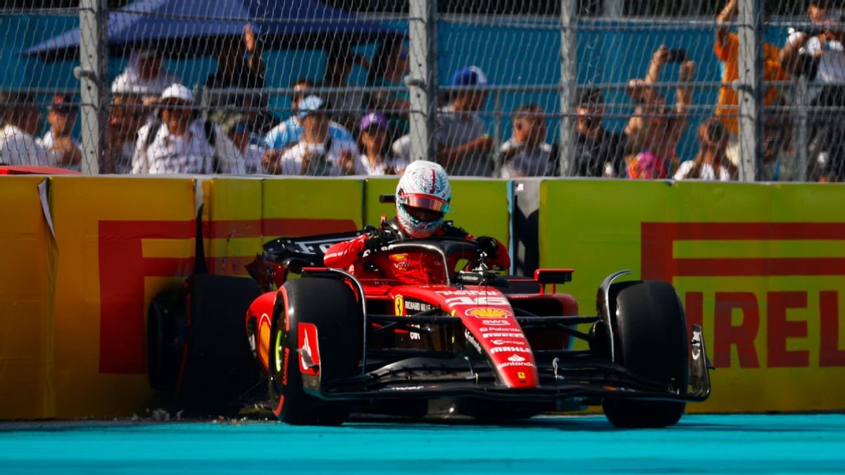 f1speed_indo's tweet photo. POV: Lazuardi saat ditonton mbak pacar. https://t.co/WHXzV4YlRU