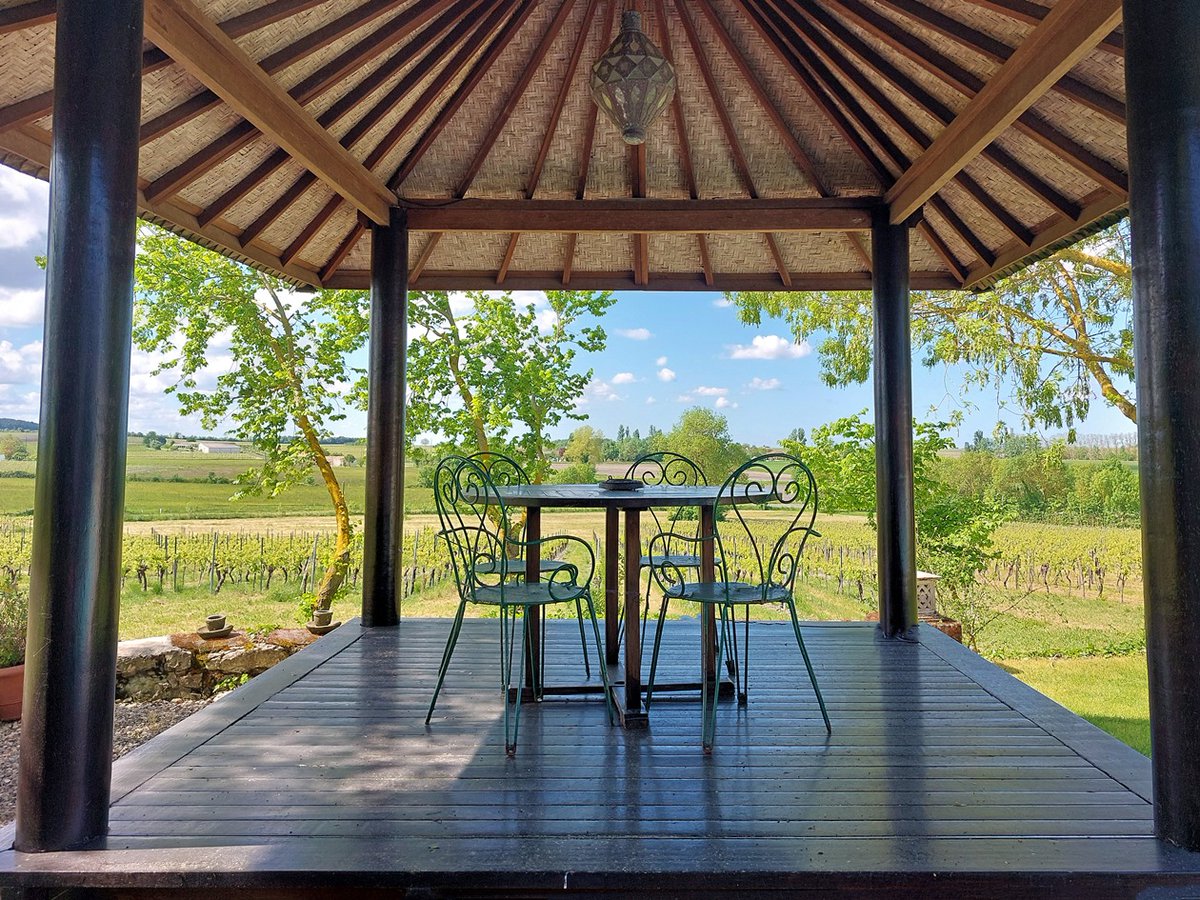 The gazebo, with views over the pool and the vineyard...
#holidayvilla #villawithpool #villafortwo #privatepool #vineyardview #ruralretreat #France #holidayfrance #selfcatering #charentemaritime #sawdaystravel #sawdays #specialplacestostay #inspectedandselected