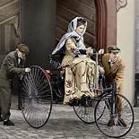 #GaurkoEgunez hil zen 1944an  Bertha Benz, automobilgintzako alemaniar industriaren aitzindaria eta automobilen balazta-pastillen asmatzailea (j. 1849).
eu.wikipedia.org/wiki/Bertha_Be…