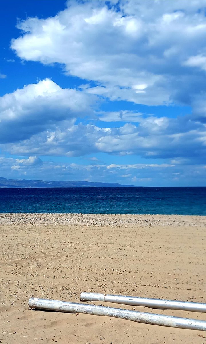 “Fin che ci trema il cuore.” Cesare Pavese ©️ Francesca De Vita, Spiaggia della Calabria sul mar Ionio