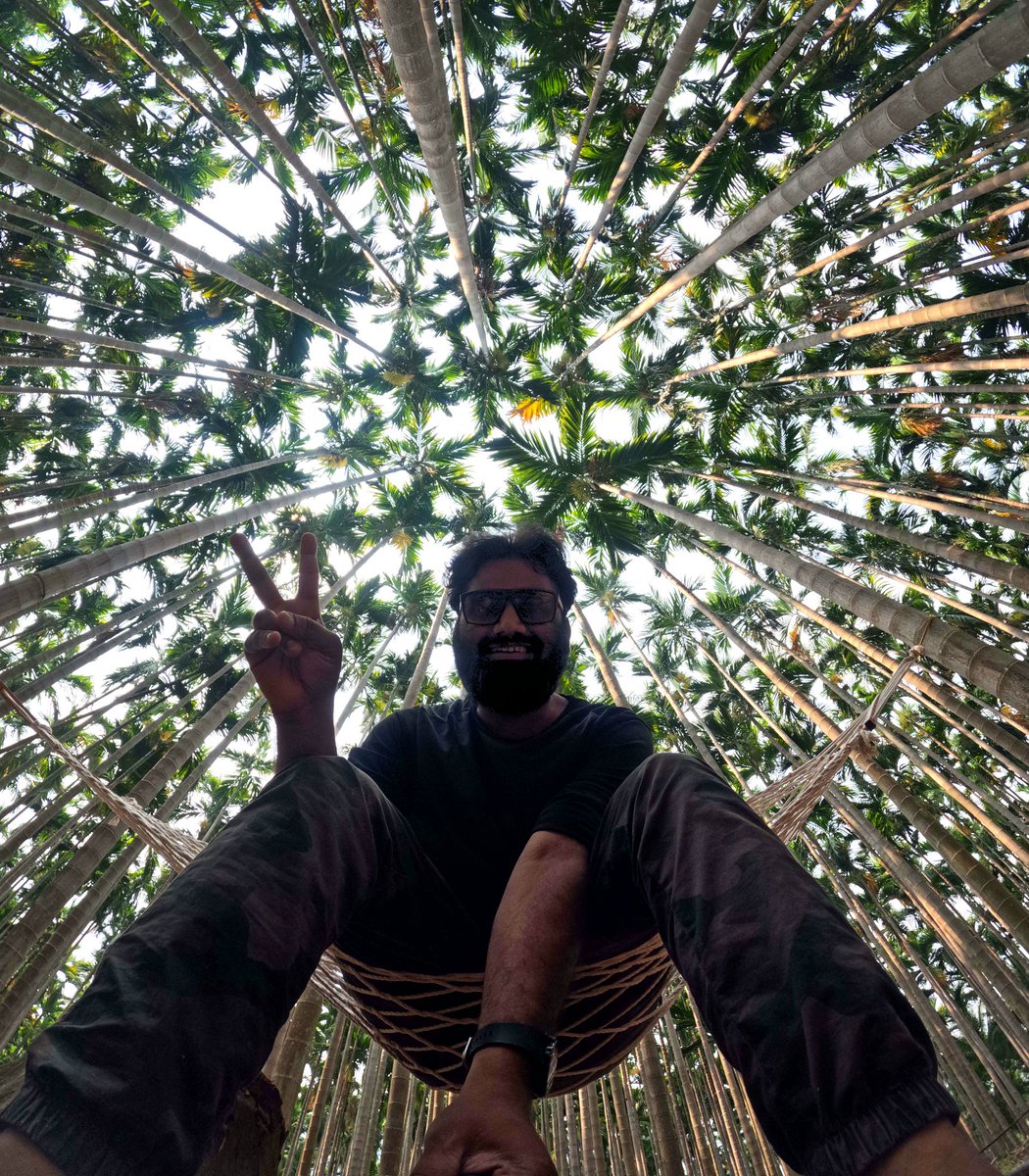 Swinging among palm trees
.
@gopro
#GoPro #GoProHero12 #GoProFamily #GoProAwards #Photooftheday #AnythingAwesome #GoProSelfie