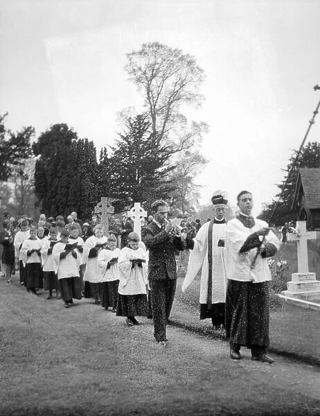 Gda1238's tweet photo. Today is Rogation Sunday.

So grant the precious things brought forth
By sun and moon below,
That thee in thy new heaven and earth
We never may forego. https://t.co/hMIvw3ci4e