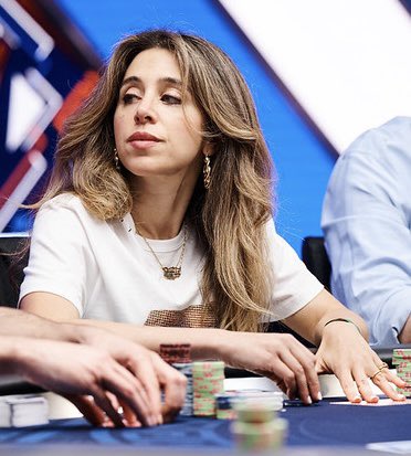 When Rania Nasreddine came to our table on day one of EPT Monte Carlo the first thing she did was ask everyone where we came from. Then one by one she sent us all back there. A great run from a brave and tough player. Congratulations @raniatalk