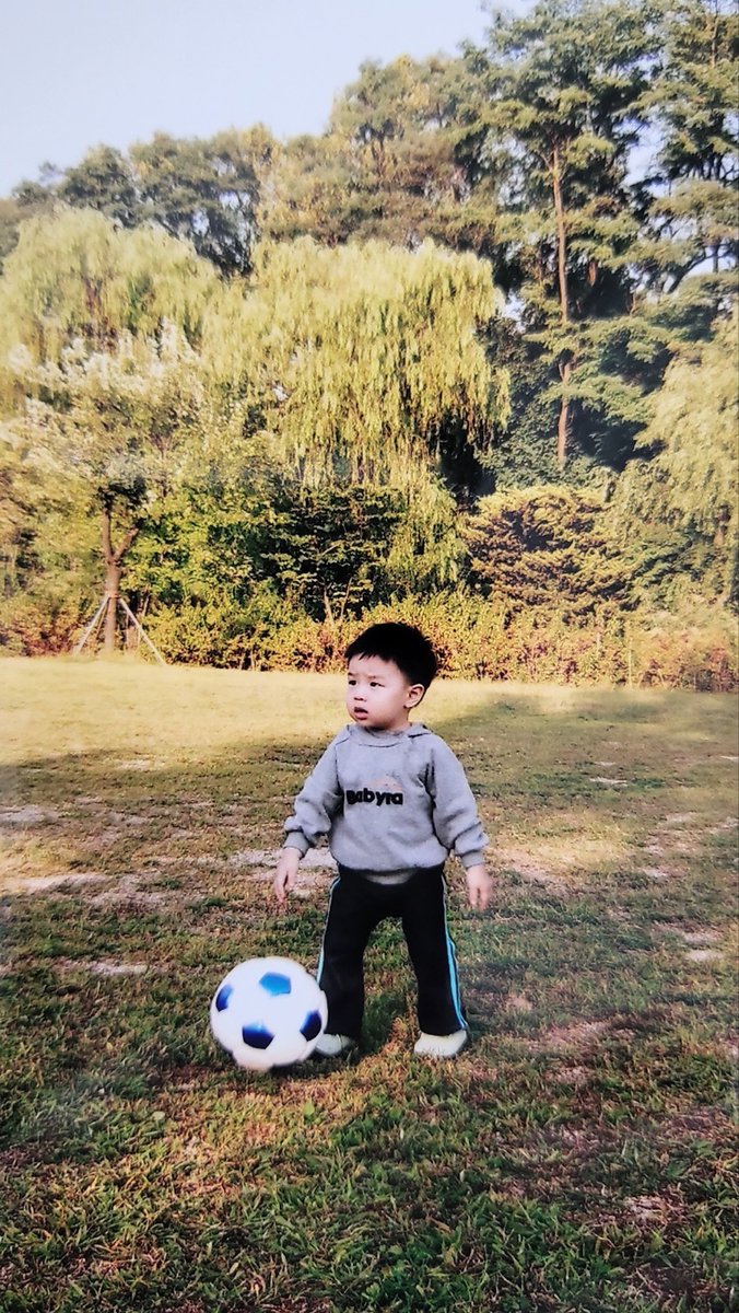 LUN8_official's tweet photo. [📸] ✨240505 HAPPY CHILDREN'S DAY ✨

 (\_/)    ♥︎ ★
(  •-•) ★ ´ ˚ °★
/>💌
룬깅이날 기념 알림장이 도착했습니다🎈
전달사항 : 항상 편식도 안하고 잘 먹는 모습에 칭찬 많이 해주세요 ت

⁦#루네이트⁩ ⁦#LUN8⁩
#지은호 #JiEunHo #은섭 #EunSeop https://t.co/LP47WsH6ZK
