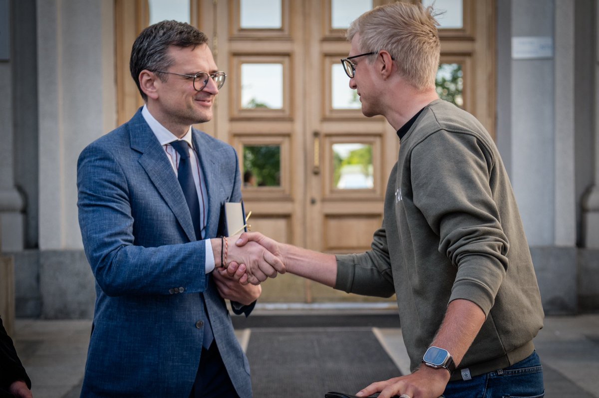 Thank you @DmytroKuleba for meeting me in Kyiv. As you know, 🇪🇪 Estonia will help 🇺🇦 Ukraine as much as we can so you can win this war on your terms.