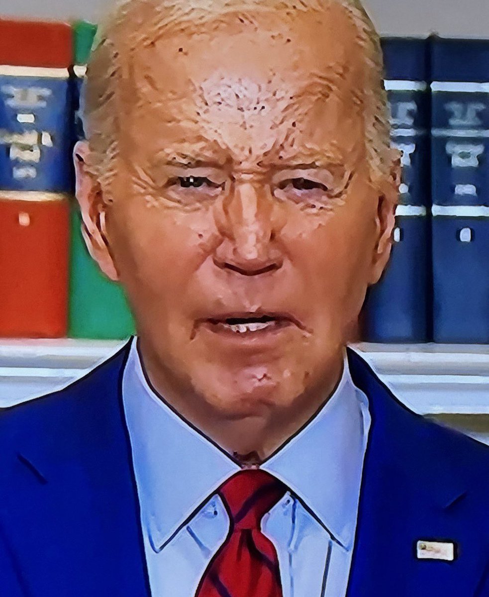WilljaneTP's tweet photo. @TapiocaPearl13 The entire DemoKKKrat movement in one photo.  
When you zoom in you have to ask yourself.....WTF!  Is THAT? https://t.co/xZWJhAszJJ
